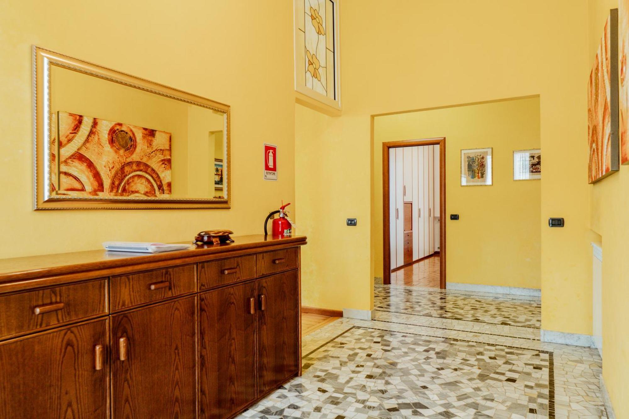 Luxe Apartment Near Milano, Rho Fiera E Mxp Busto Arsizio Εξωτερικό φωτογραφία